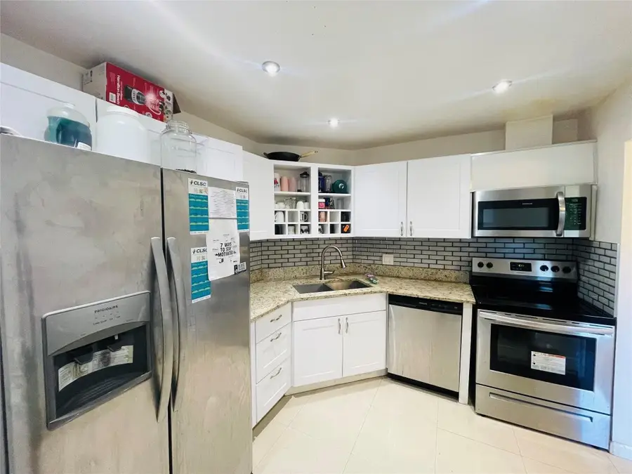 6300 S Falls Circle Drive #412, Lauderhill, FL 33319 - Image #2