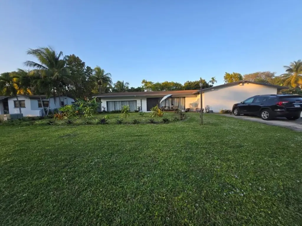 745 NE 155th Terrace, Miami, FL 33162 - Image #1