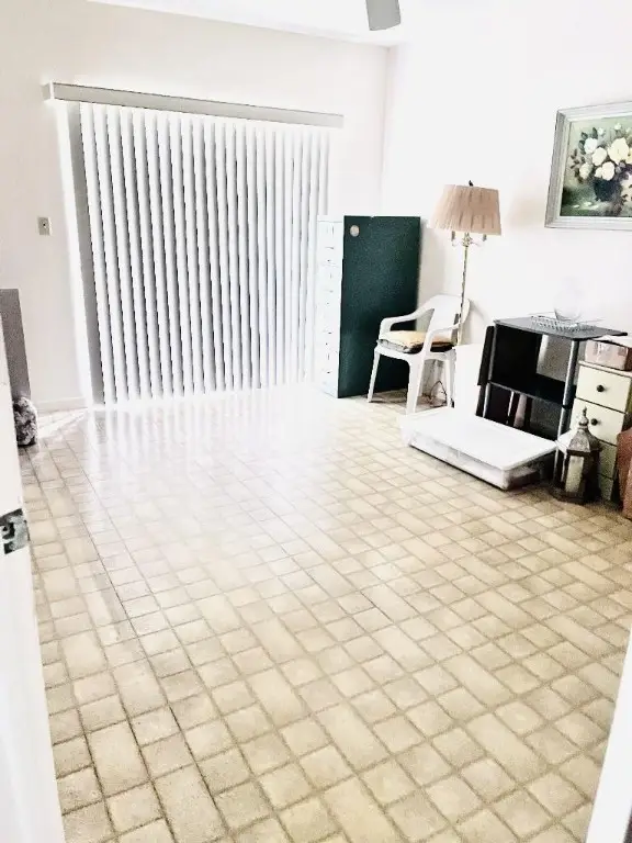 2381 Sunset Avenue #117, Lake Worth Beach, FL 33461 - Image #1