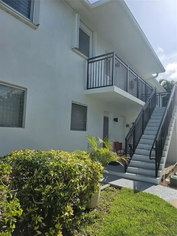 1045 SE 15th Street #13C, Fort Lauderdale, FL 33316 - Image #2