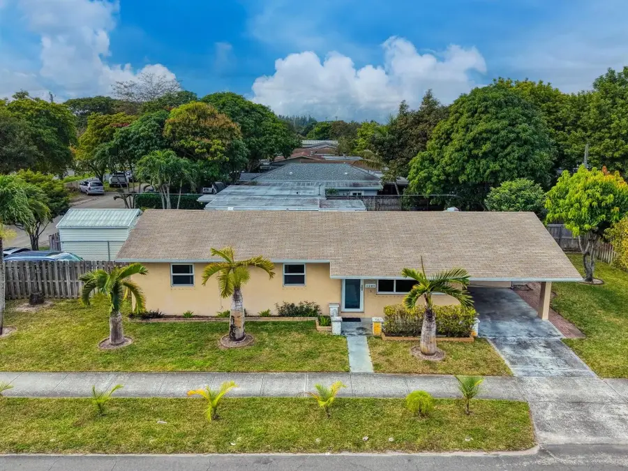 1249 SW 35th Avenue, Fort Lauderdale, FL 33312 - Image #2