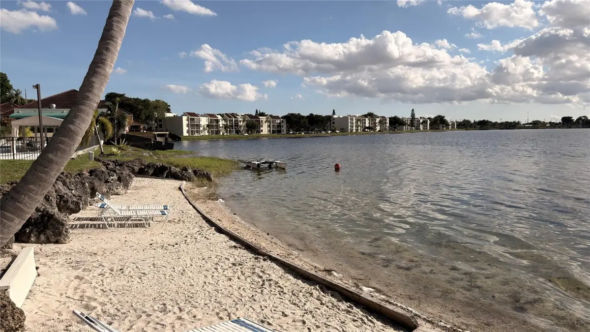 110 Lake Emerald Drive #107, Oakland Park, FL 33309 - Image #1
