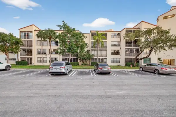 2312 S Cypress Bend Drive #405, Pompano Beach, FL 33069