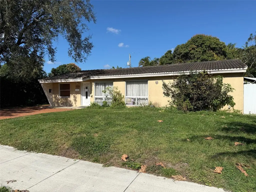 6911 Harding Street, Hollywood, FL 33024 - Image #1