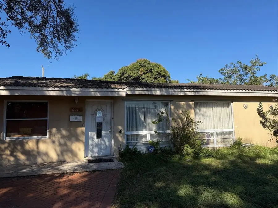 6911 Harding Street, Hollywood, FL 33024 - Image #2