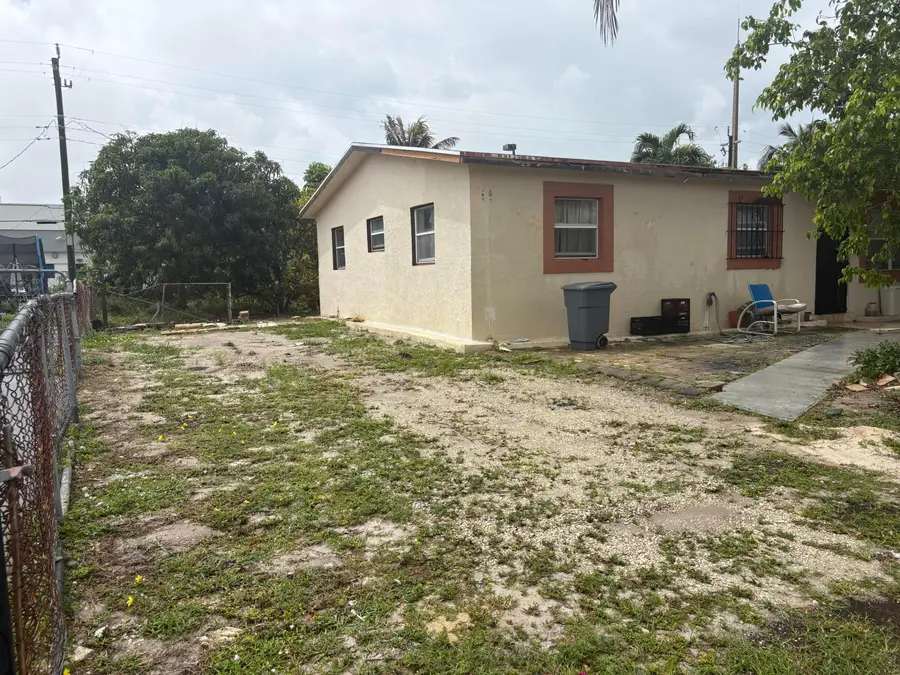 930 NE 52nd Court, Deerfield Beach, FL 33064 - #2