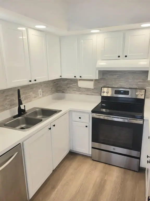 570 N Tropic Lane #4, Vero Beach, FL 32960 - Image #2