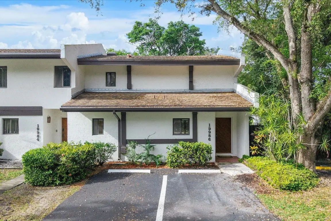 19986 NE 5th Court #4D, Miami, FL 33179 - Image #1