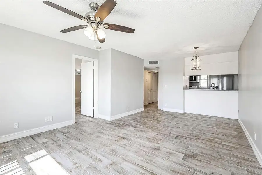 911 Twin Lakes Drive #3-N, Coral Springs, FL 33071 - Image #3