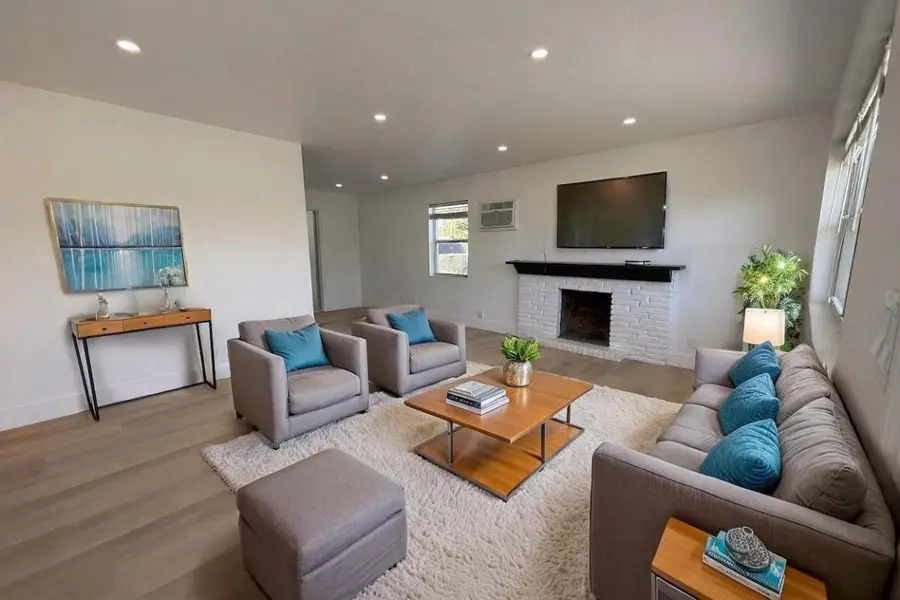 2000 Seminole Boulevard, West Palm Beach, FL 33409 - Image #2