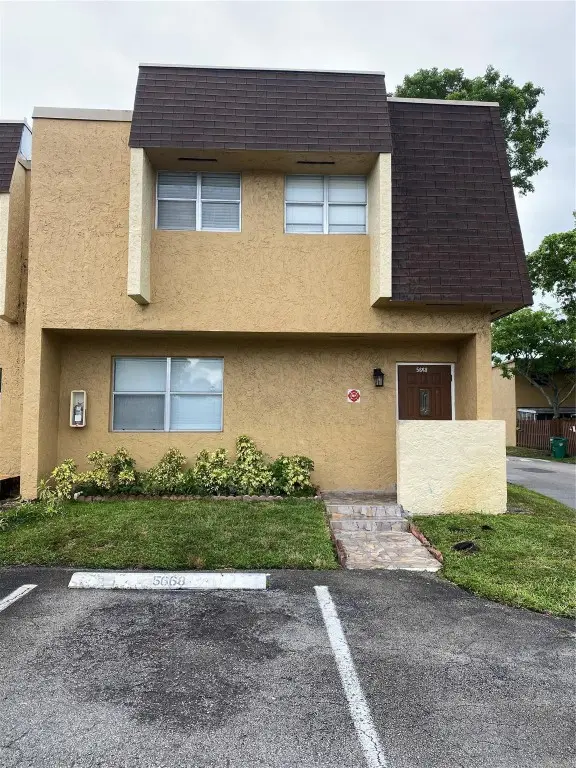 5668 Blueberry #17, Lauderhill, FL 33313