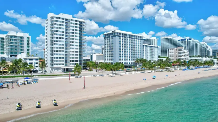 209 N Fort Lauderdale Beach Boulevard #3D, Fort Lauderdale, FL 33304 - Image #2