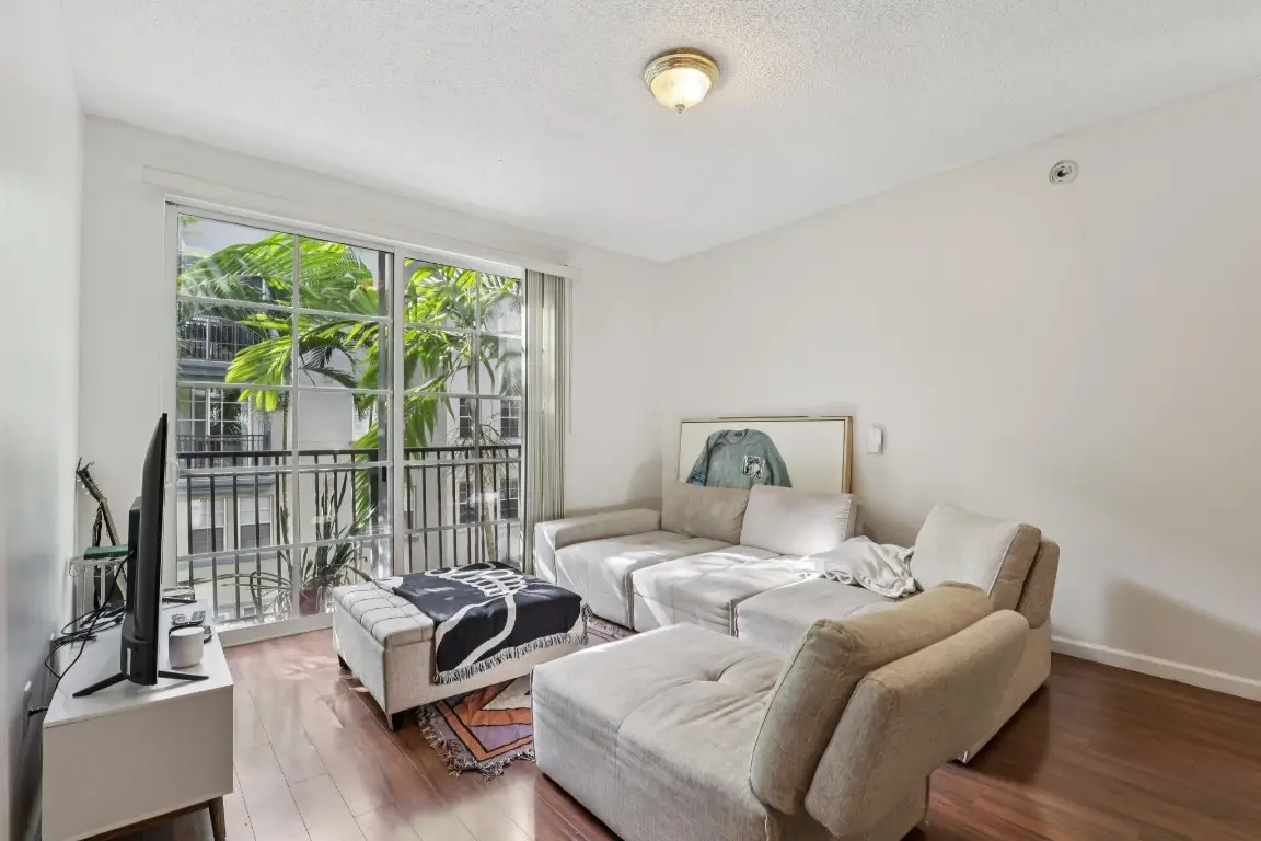 533 NE 3rd Avenue #321, Fort Lauderdale, FL 33301 - Image #1