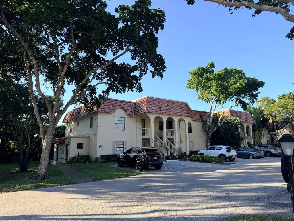 136 S Cypress Road #317, Pompano Beach, FL 33060 - Image #1