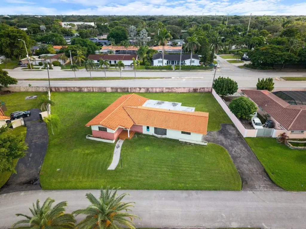 8230 SW 87th Terrace, Miami, FL 33143 - Image #1