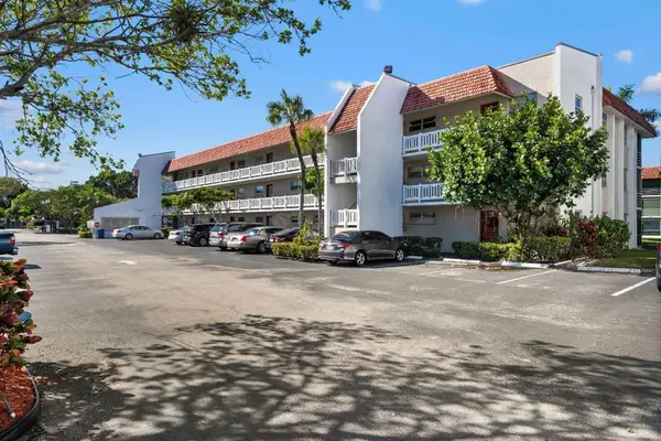 3511 Inverrary Drive #208, Lauderhill, FL 33319