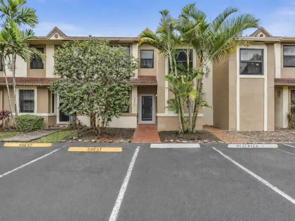 240 City View Drive #240, Fort Lauderdale, FL 33311