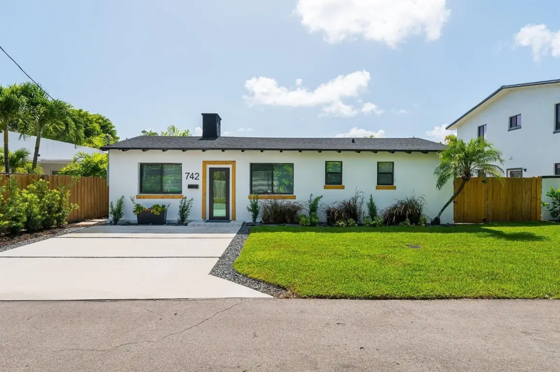 742 NE 17th Avenue, Fort Lauderdale, FL 33304 - Image #1