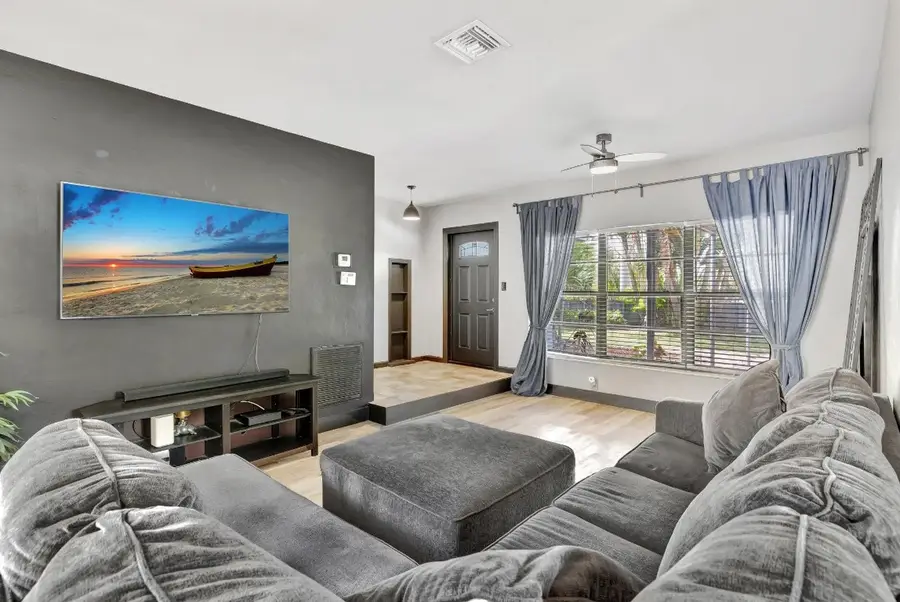 1228 SW 9th Avenue, Fort Lauderdale, FL 33315 - Image #3