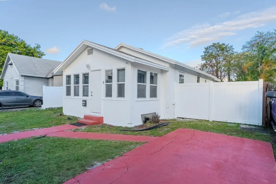 521 S 24th Avenue, Hollywood, FL 33020 - Image #1