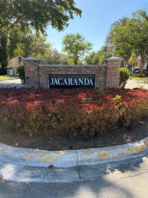 21 Jacaranda Drive #121, Plantation, FL 33324