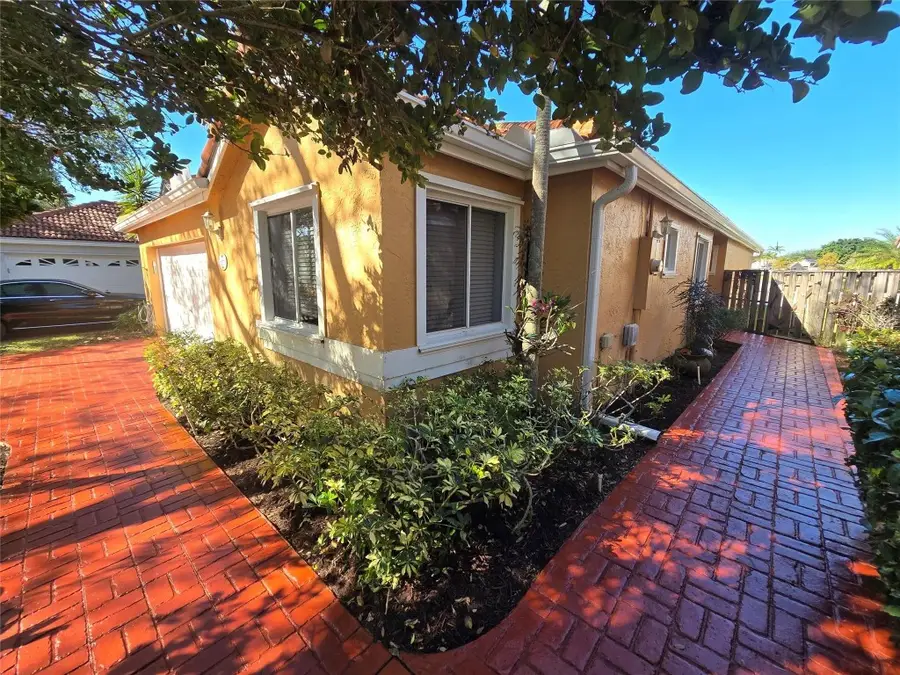 10061 NW 2nd Street, Plantation, FL 33324 - Image #3