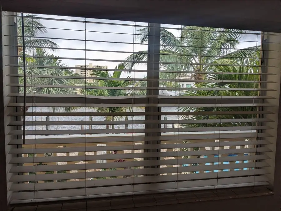 815 Middle River Drive #215, Fort Lauderdale, FL 33304 - Image #2