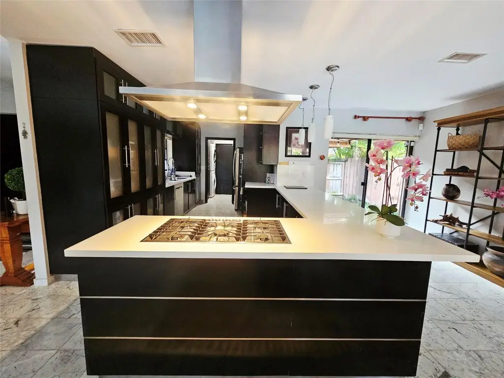 19975 NE 10th Place Way, Miami, FL 33179 - Image #1