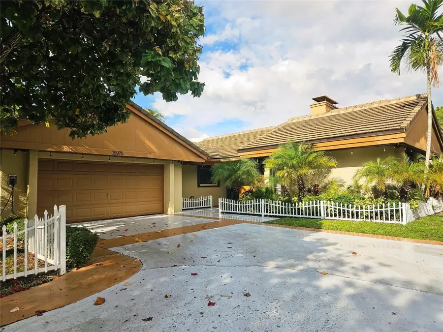 19975 NE 10th Place Way, Miami, FL 33179 - Image #3