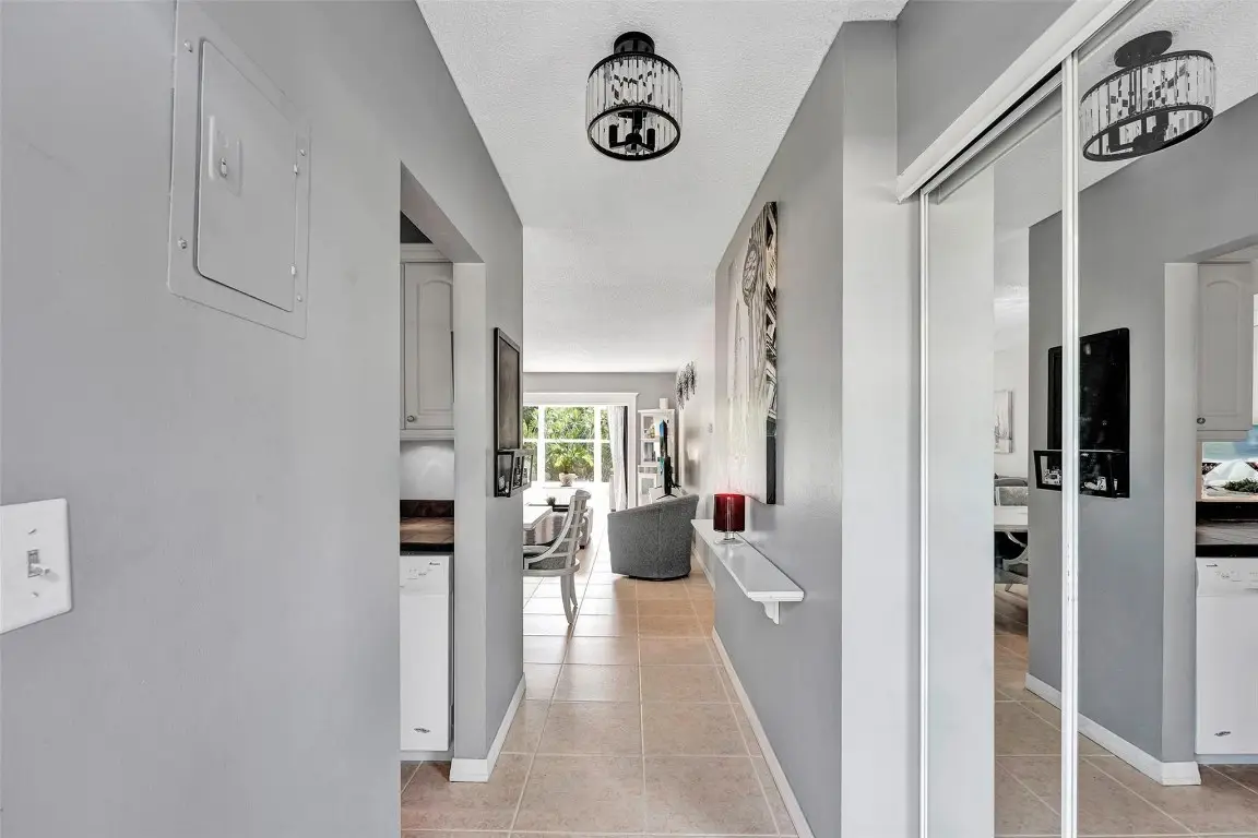 Address Withheld By Seller, Lauderdale Lakes, FL 33319 - Image #1