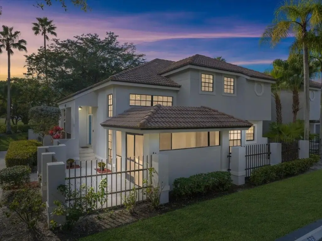 579 Prestwick Circle #2, Palm Beach Gardens, FL 33418 - Image #1