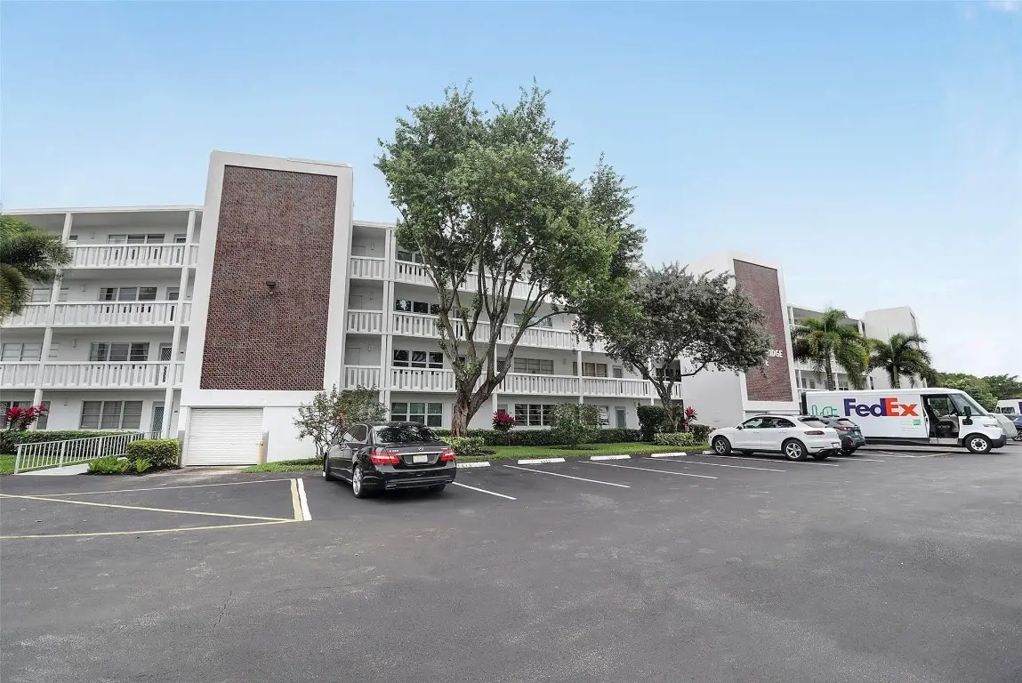 1116 Cambridge #E, Deerfield Beach, FL 33442 - Image #1