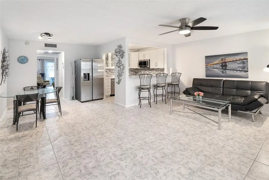 1116 Cambridge #E, Deerfield Beach, FL 33442 - Image #3