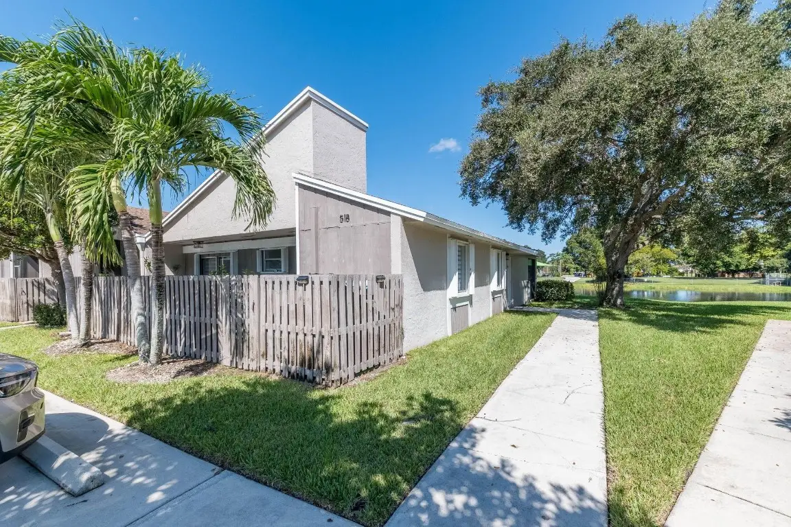 518 Woodgate Circle #E, Sunrise, FL 33326 - Image #1