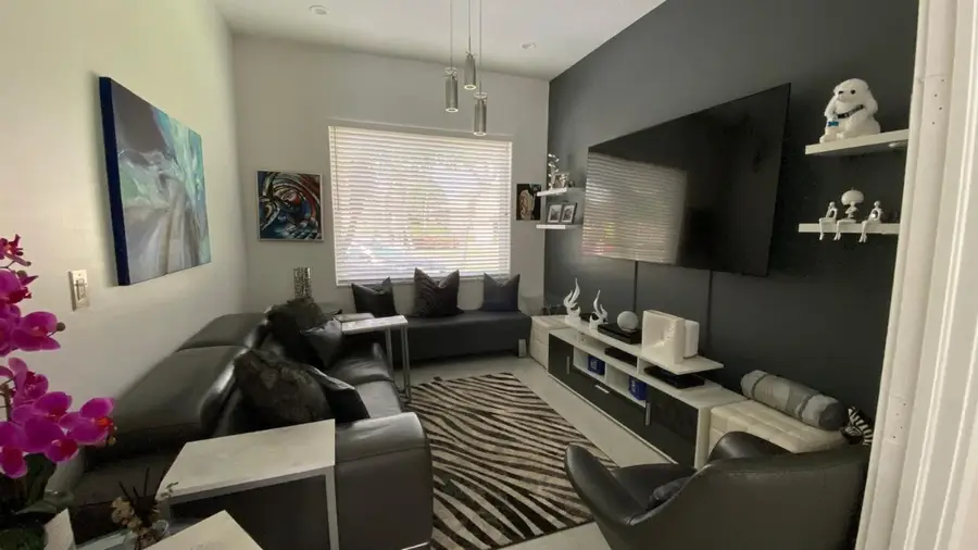 830 Bailey Street, Boca Raton, FL 33487 - Image #2