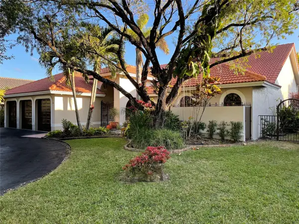 8472 NW 52nd Place, Pompano Beach, FL 33067