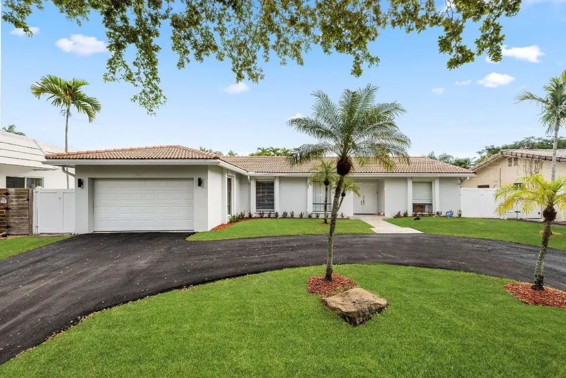 3411 N Park Road, Hollywood, FL 33021 - Image #1