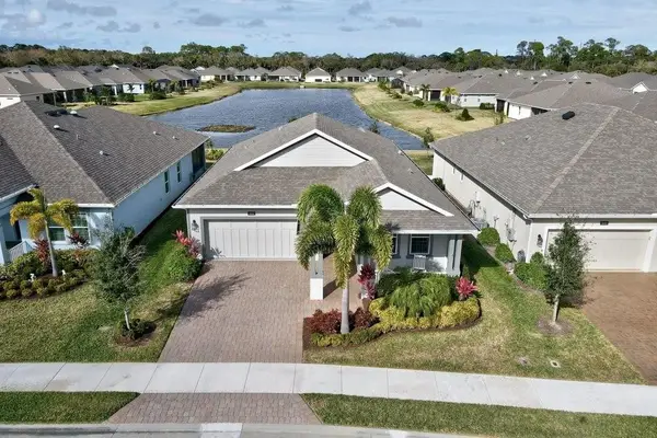 3662 Loblolly Square, Vero Beach, FL 32966