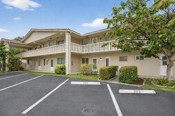 2115 NE 42nd Court #103, Lighthouse Point, FL 33064