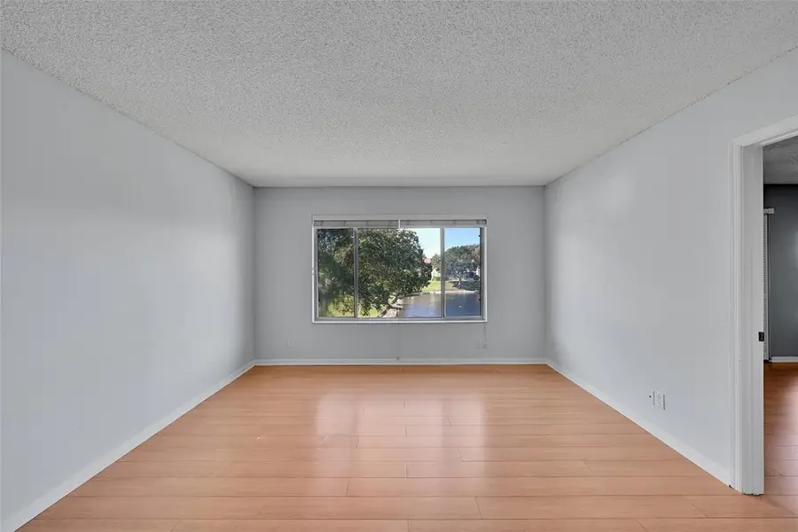 906 Twin Lakes Drive #8-J, Coral Springs, FL 33071 - Image #3