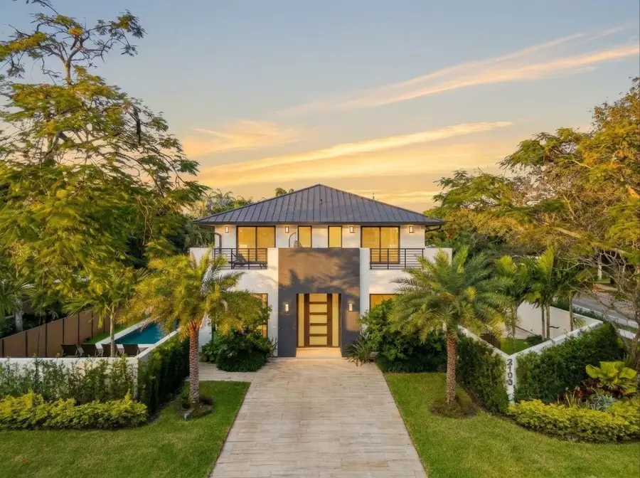 2103 Bayview Drive, Fort Lauderdale, FL 33308 - Image #2