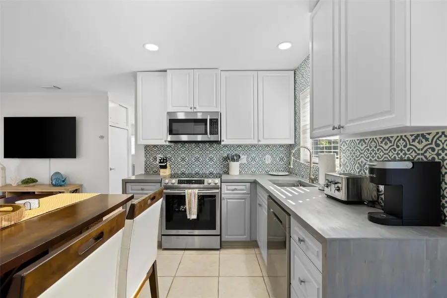 2601 NE 9th Terrace, Wilton Manors, FL 33334 - Image #2