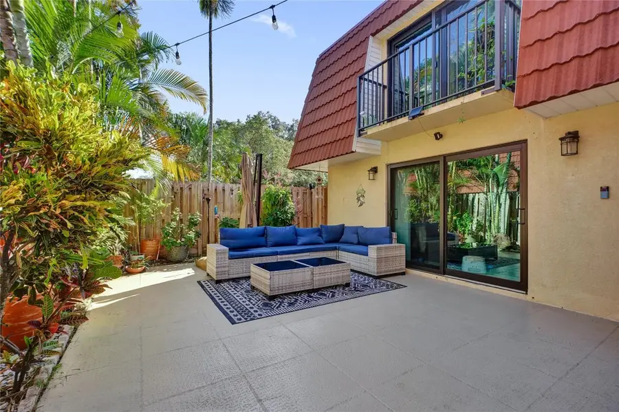 9925 NW 6th Court, Plantation, FL 33324 - Image #2