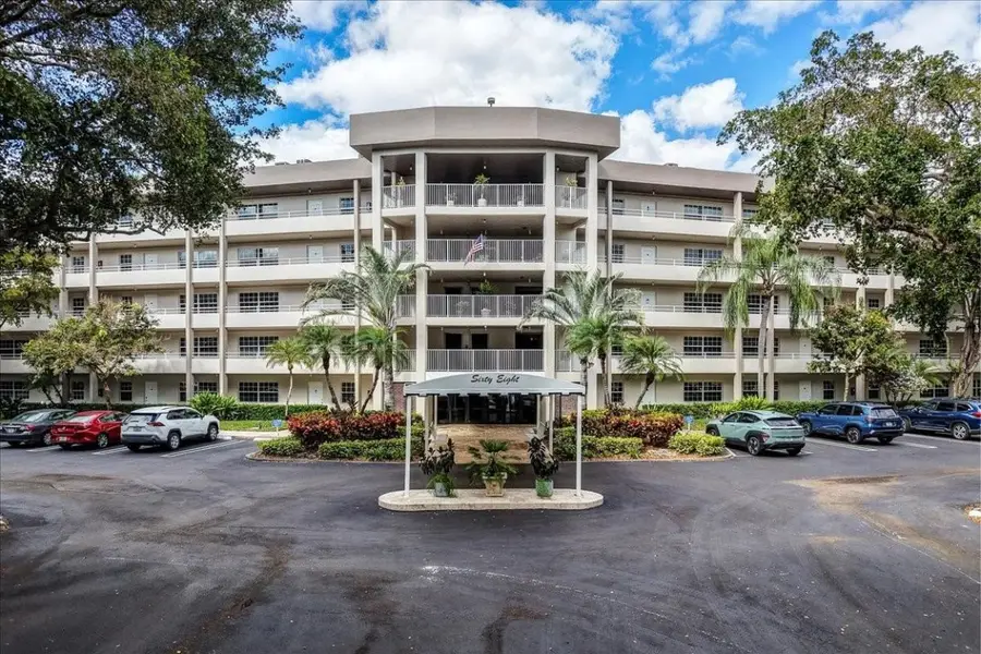 545 Oaks Lane #403, Pompano Beach, FL 33069 - Image #2