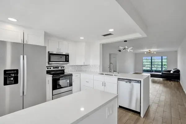 4301 Martinique Circle #E4, Coconut Creek, FL 33066