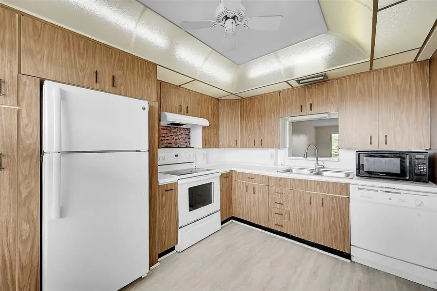 2502 Antigua Terrace #J4, Coconut Creek, FL 33066 - Image #2