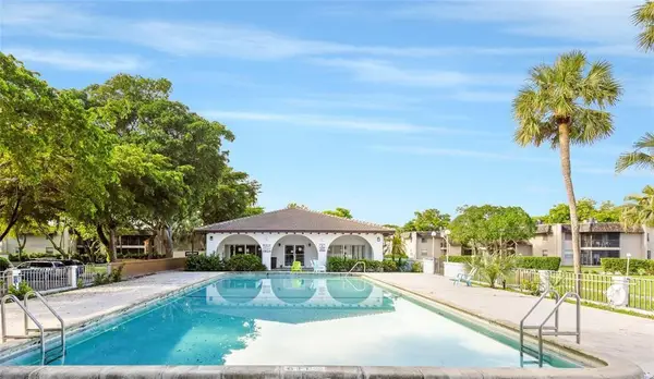 2700 Riverside Drive #302-B, Coral Springs, FL 33065