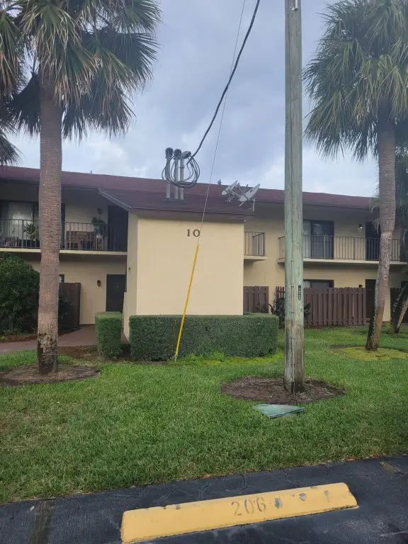 2050 Oleander Boulevard #10-105, Fort Pierce, FL 34950