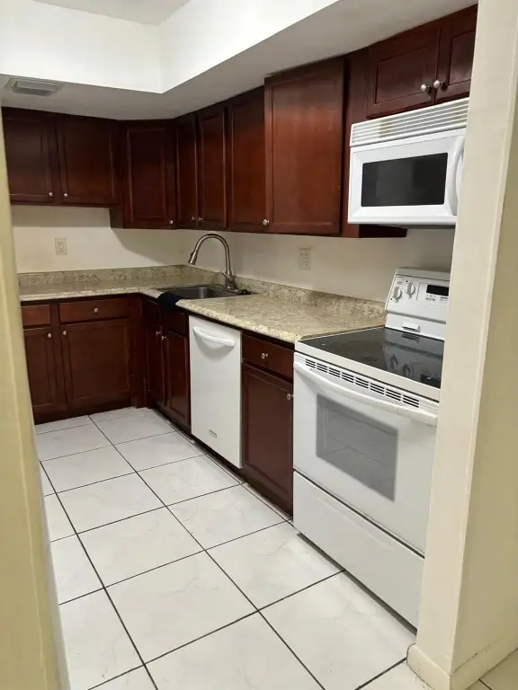 2148 NW 57th Avenue #14-E, Lauderhill, FL 33313 - Image #3