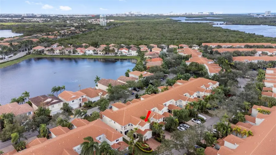 1554 Yellowheart Way #1554, Hollywood, FL 33019 - Image #3